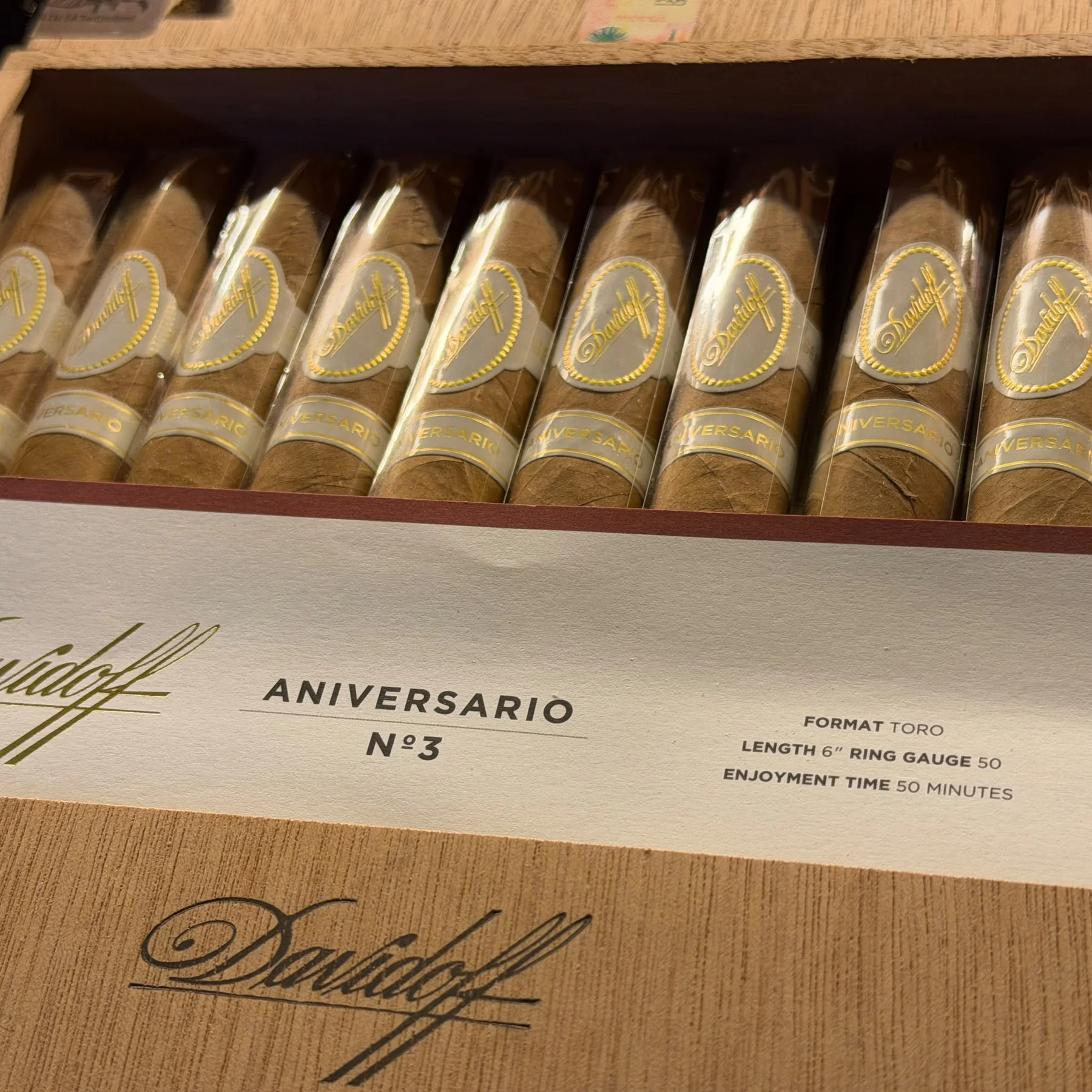 Davidoff Aniversario cigars in a wooden box